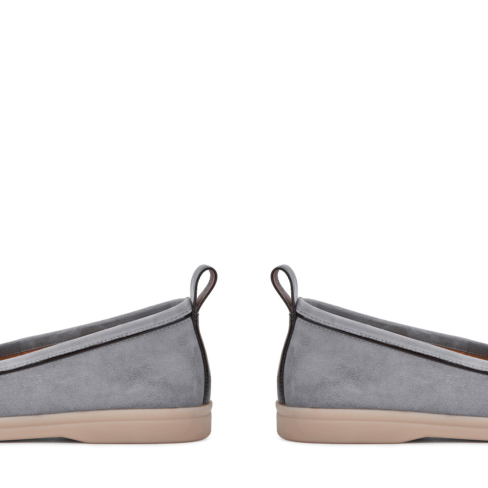 

SALAMANDER, Серый