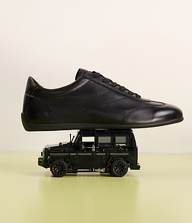 Кроссовки для него