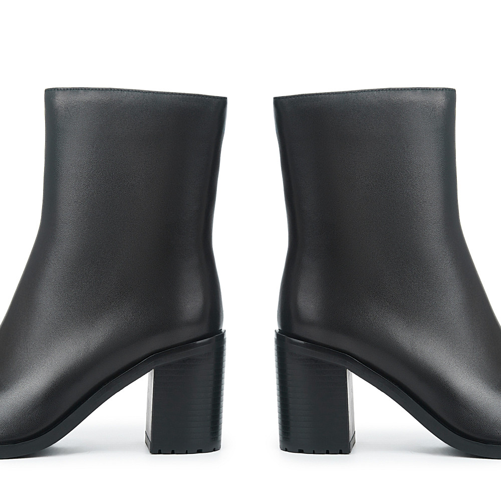 

Thomas Munz, Черный