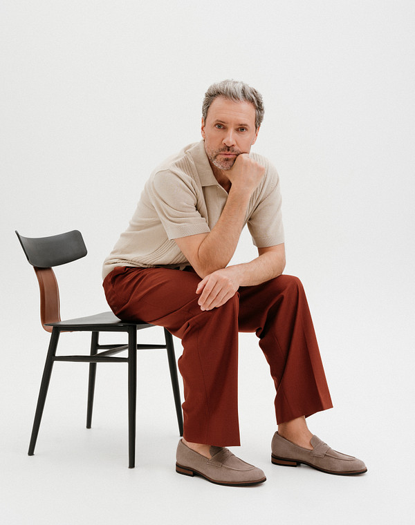 Бежевые мужские лоферы из велюра и кожи 6490₽