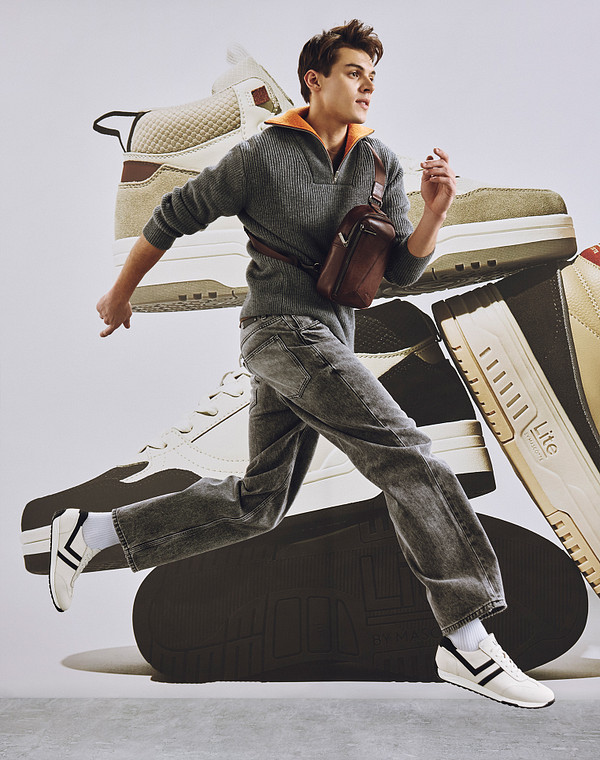 Молочные мужские кроссовки 4490₽