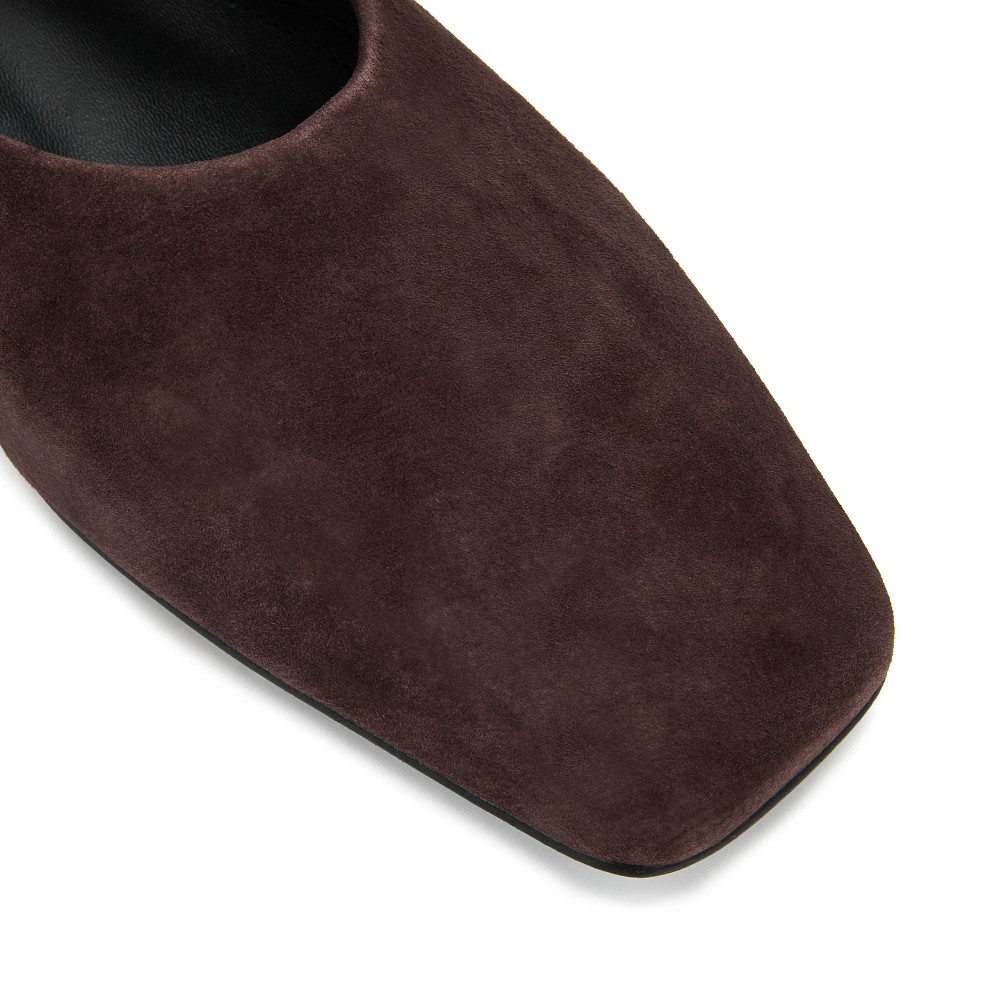 

Thomas Munz, Коричневый