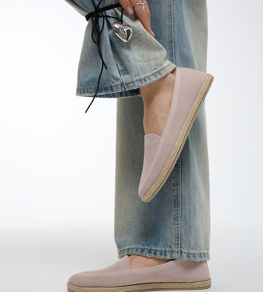 

Bridget, Розовый