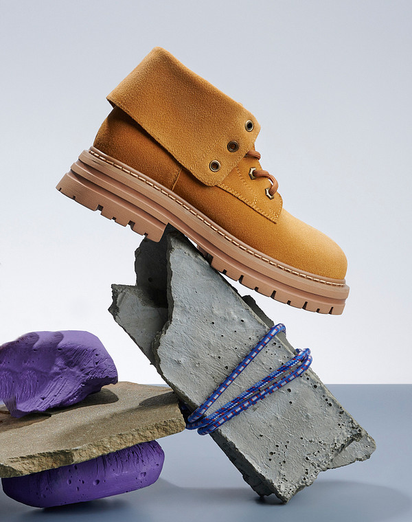 Рыжие женские ботинки из велюра 5990₽