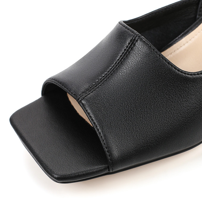Черные кожаные босоножки на устойчивом каблуке «Томас Мюнц»