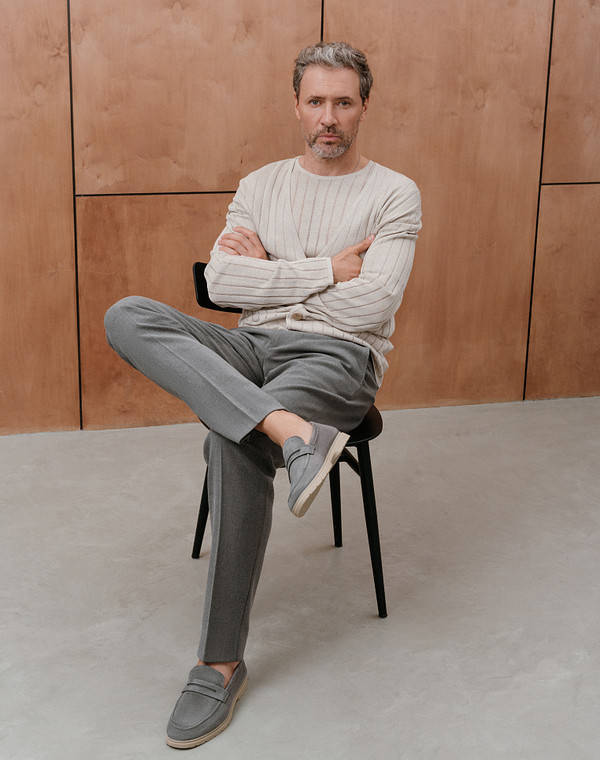 Серые мужские лоферы 5990₽