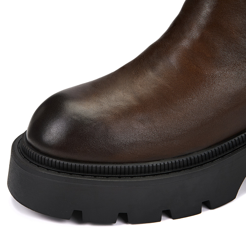 

Thomas Munz, Коричневый