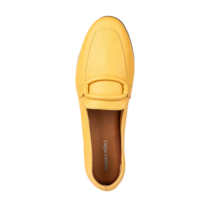 Желтые женские туфли в стиле лоферов «Томас Мюнц»