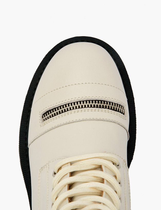 Белые женские ботинки в стиле гранж MASCOTTE 234-222331-0101 | ракурс 4