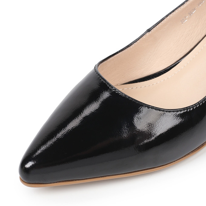 Черные женские туфли на невысоком устойчивом каблуке Thomas Munz