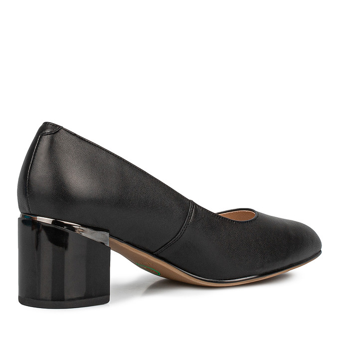 Черные кожаные женские туфли-лодочки с острым мыском «Саламандер»