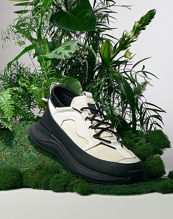 Белые мужские кроссовки 11190₽