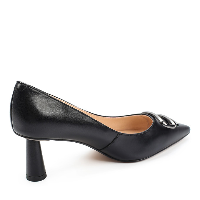Черные кожаные женские туфли с фигурным каблуком "Томас Мюнц"