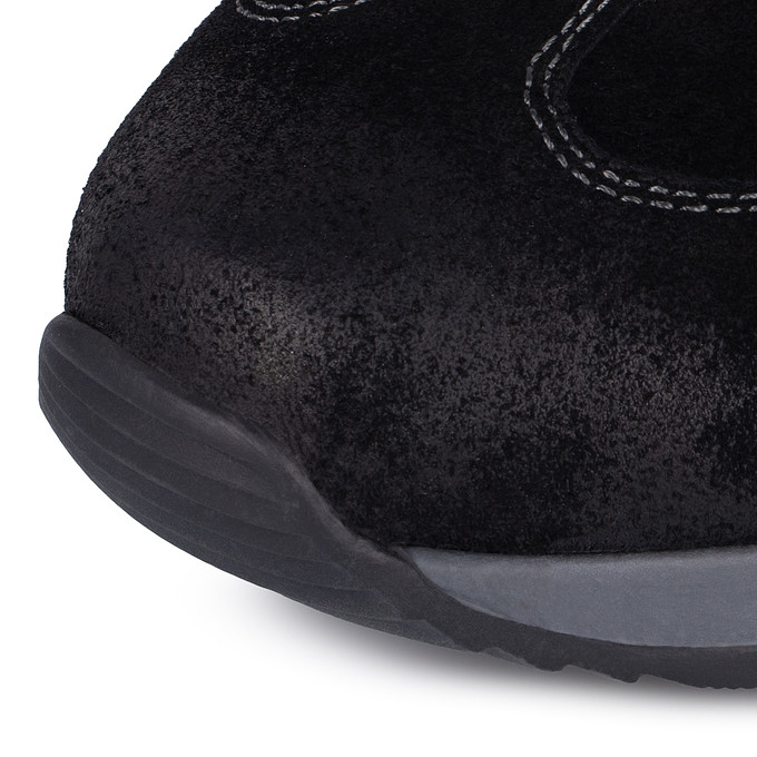Черные мужские кроссовки из спилка «Саламандер»