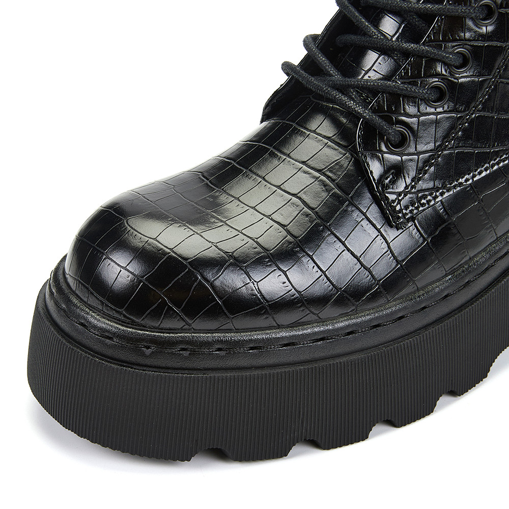 

Thomas Munz, Черный