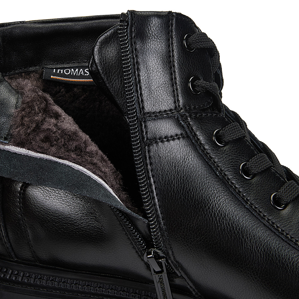 

Thomas Munz, Черный