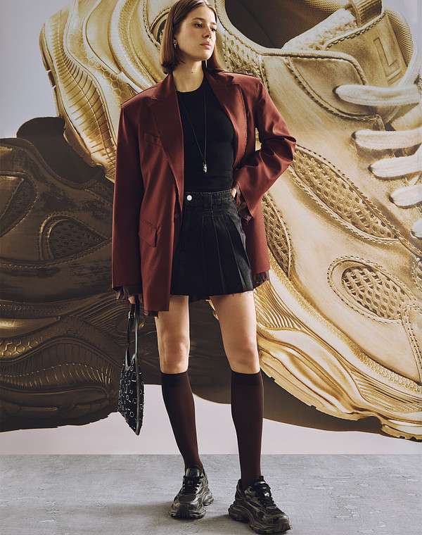 Серые женские массивные кроссовки 4990₽