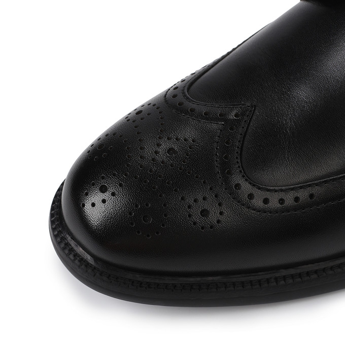 Черные кожаные мужские туфли с брогированием «Томас Мюнц»