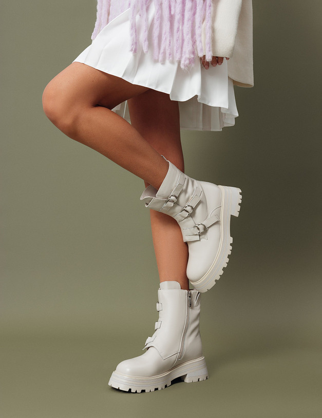 Белые женские ботинки с ремешками MASCOTTE 102-220131-0101 | ракурс 2