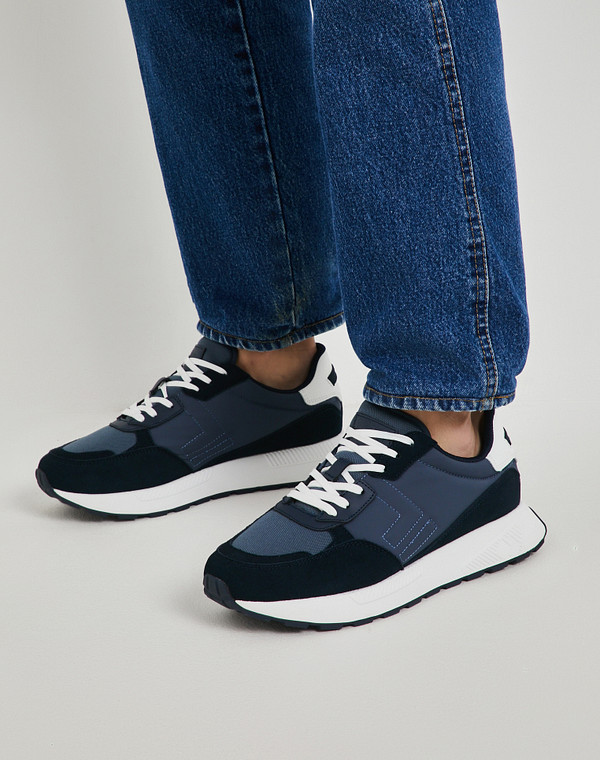 Синие мужские кроссовки 3490₽