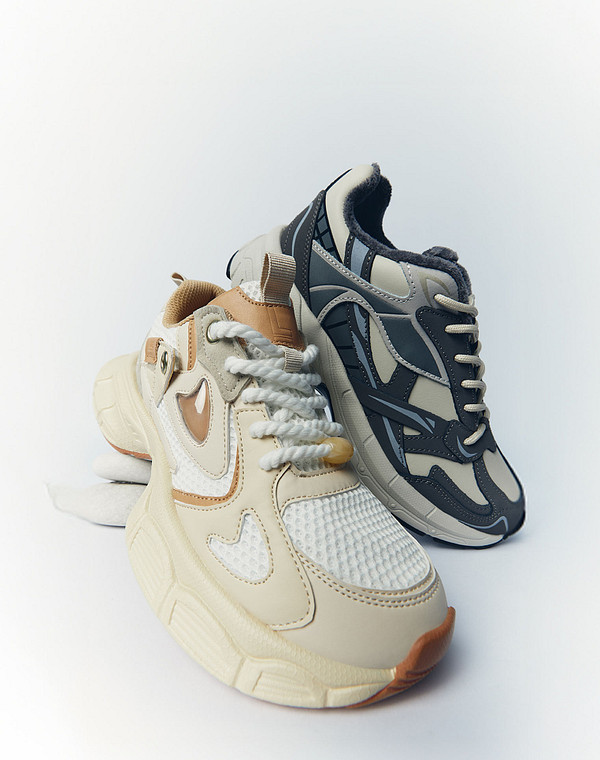 Белые женские кроссовки 3990₽