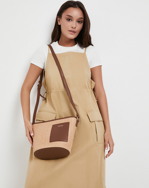 Бежевая женская сумка 2990₽