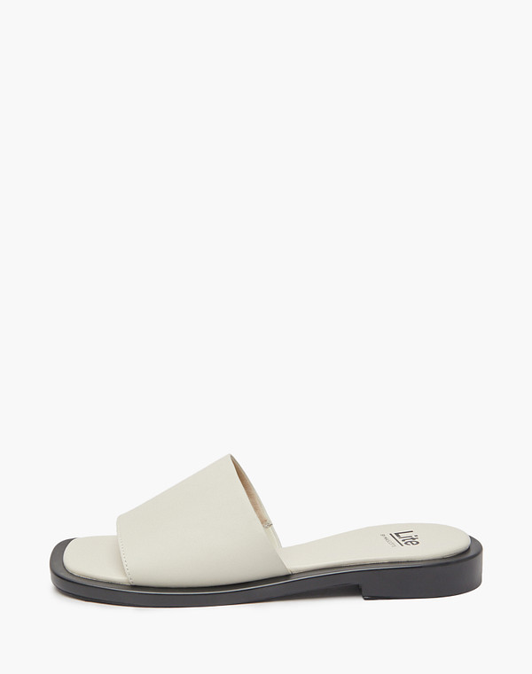 Молочные женские сабо 3490₽