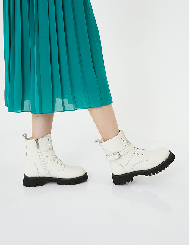 Белые женские ботинки с ремешком MASCOTTE 58-122633-0101 | ракурс 1