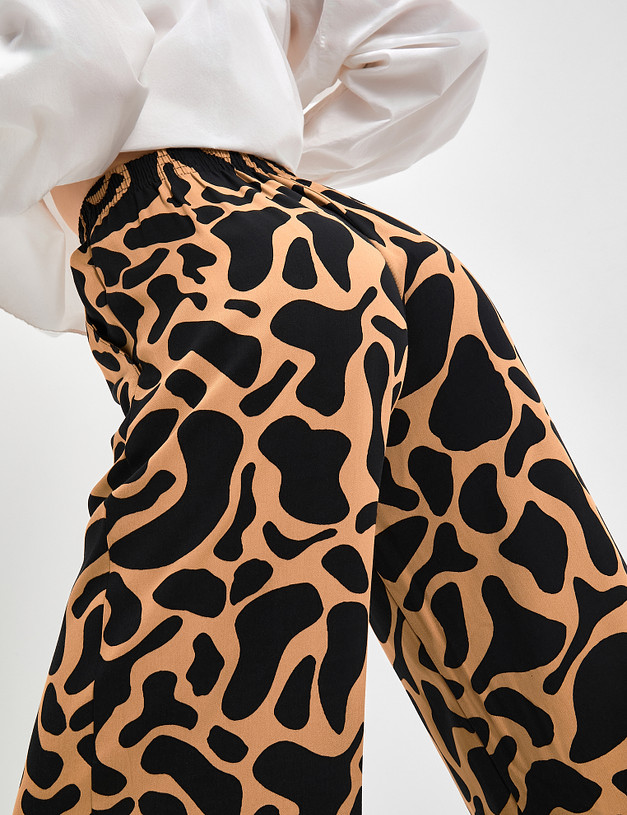 Женские широкие брюки с принтом MASCOTTE 790-3104-2401 | ракурс 7