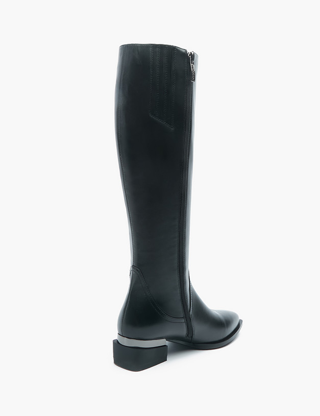 Черные женские сапоги на фактурном каблуке MASCOTTE 99-021522-3199M | ракурс 3