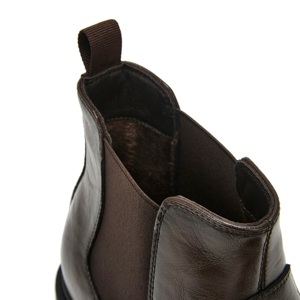 

Thomas Munz, Коричневый