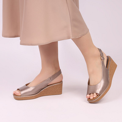 Босоножки женские INSTREET 1499₽