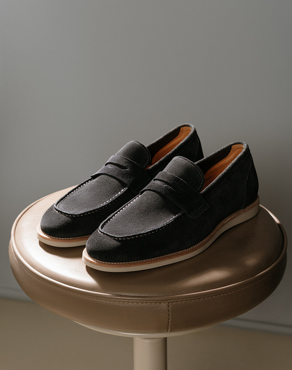 Серые мужские лоферы 5990₽