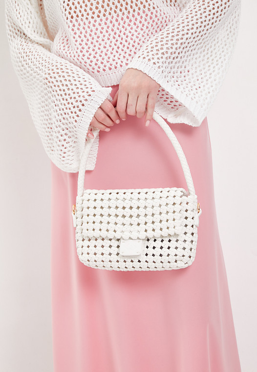 Белая женская плетеная сумка