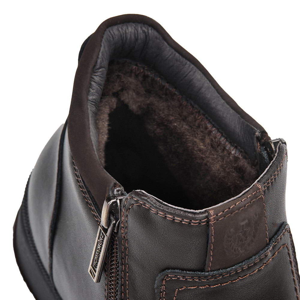 

Thomas Munz, Коричневый