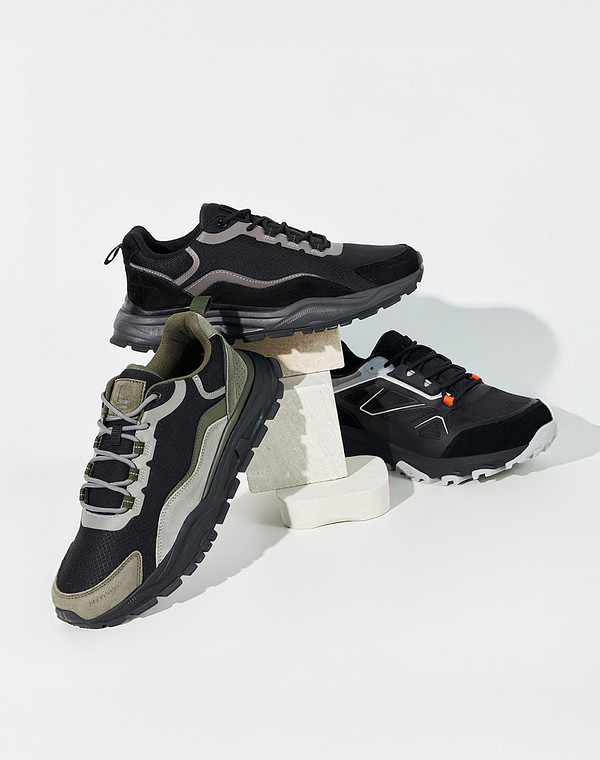 Мужские кроссовки цвета хаки 2990₽