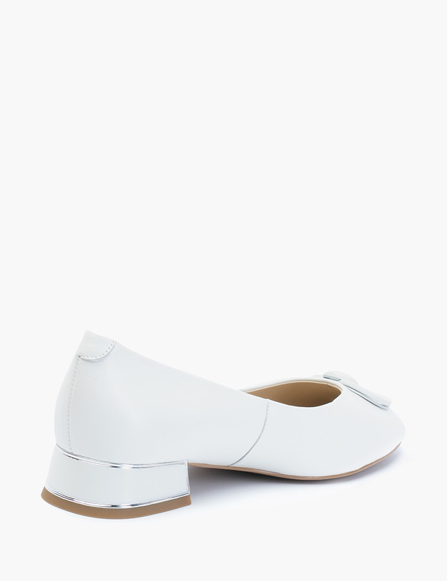 Белые женские туфли на низком каблуке MASCOTTE 126-210511-0501 | ракурс 3