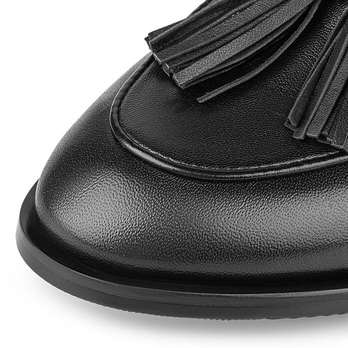 Черные женские туфли из кожи на низком каблуке Salamander