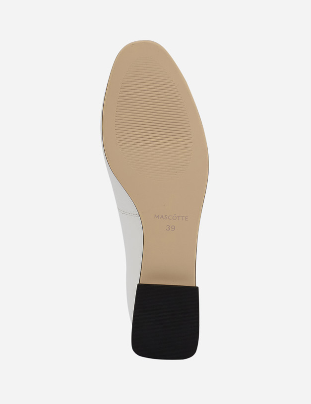 Белые женские туфли на низком каблуке MASCOTTE 126-120212-0501 | ракурс 6