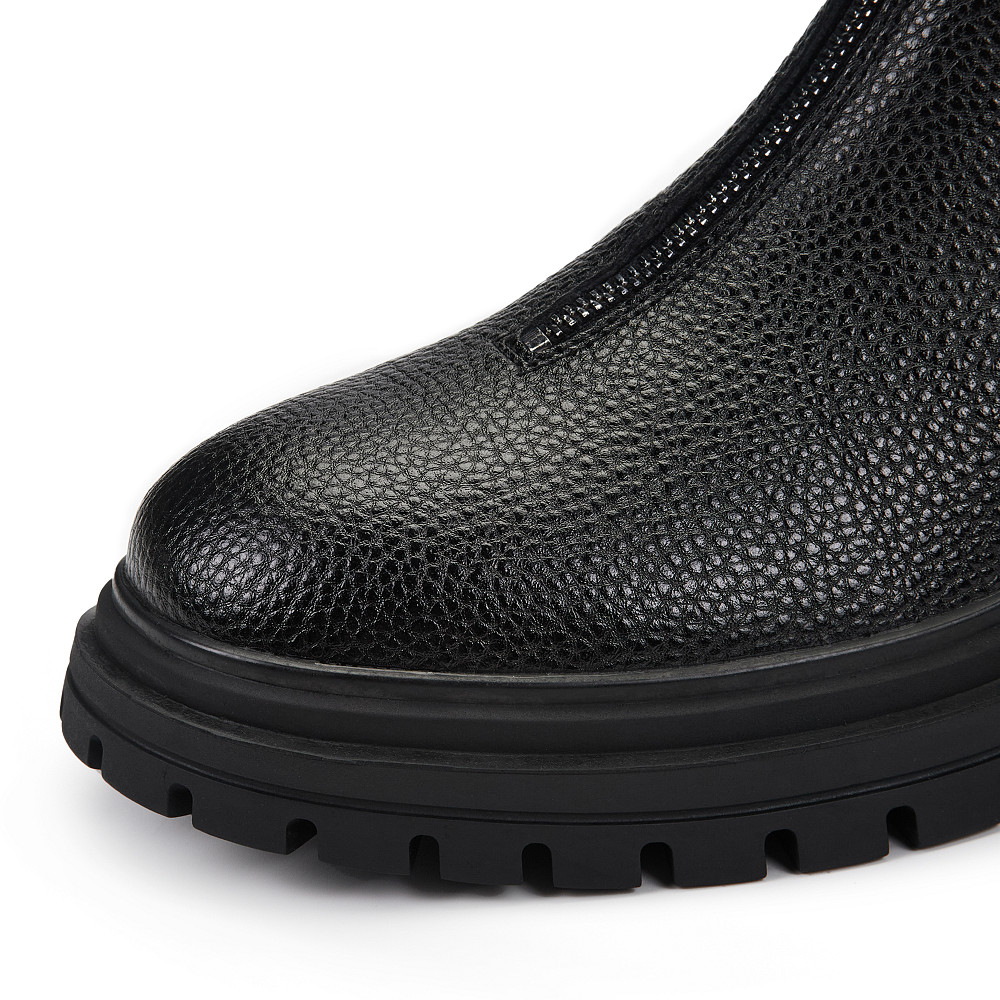 

Thomas Munz, Черный