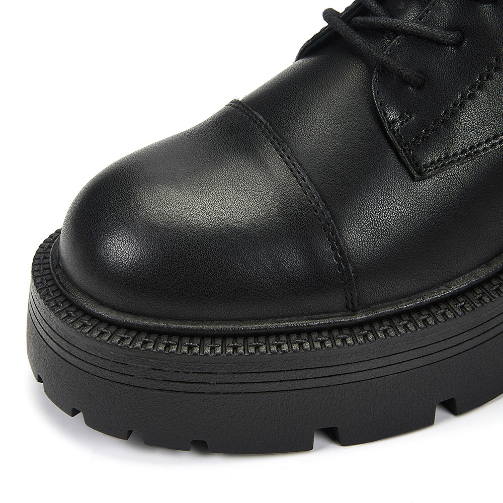 

Thomas Munz, Черный