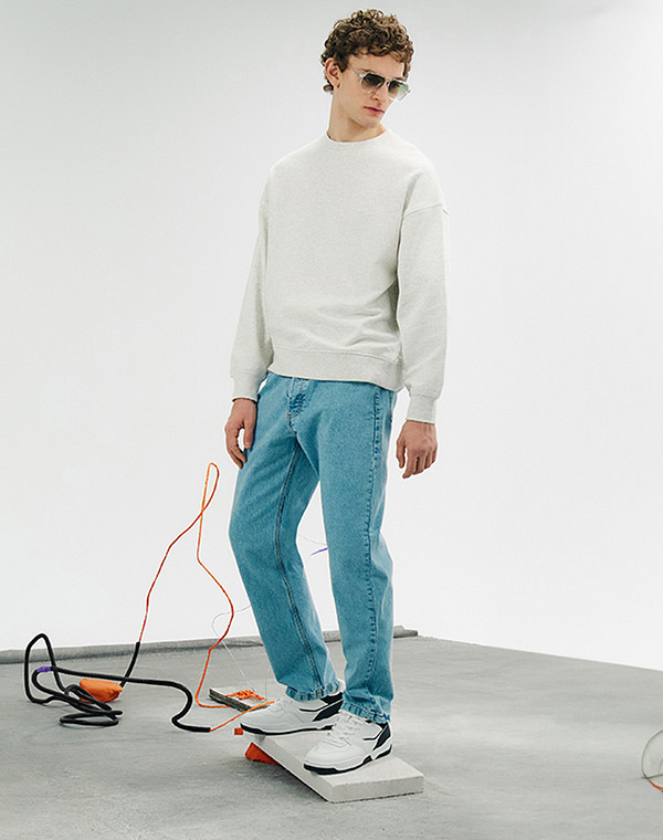 Белые мужские кроссовки